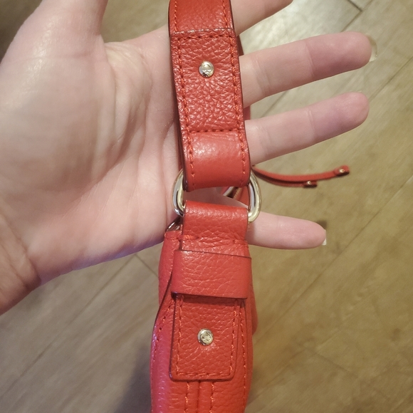 Kate Spade New York Lori Berkshire Road Red Leather Hobo Bag. - Picture 10 of 16